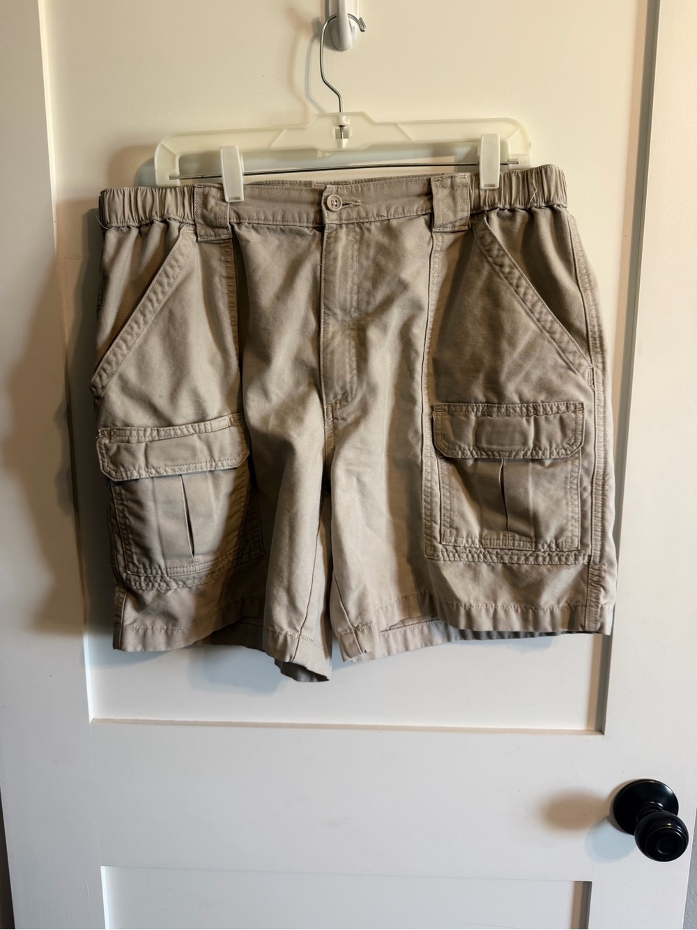 Savane Men's Cargo Shorts in Khaki Beige